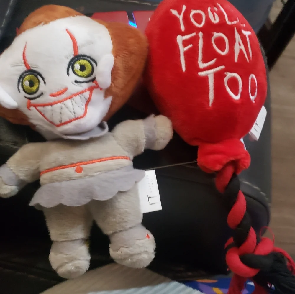 Pennywise Plush with Red Balloon Dog Toy For Small DOGS. NIP